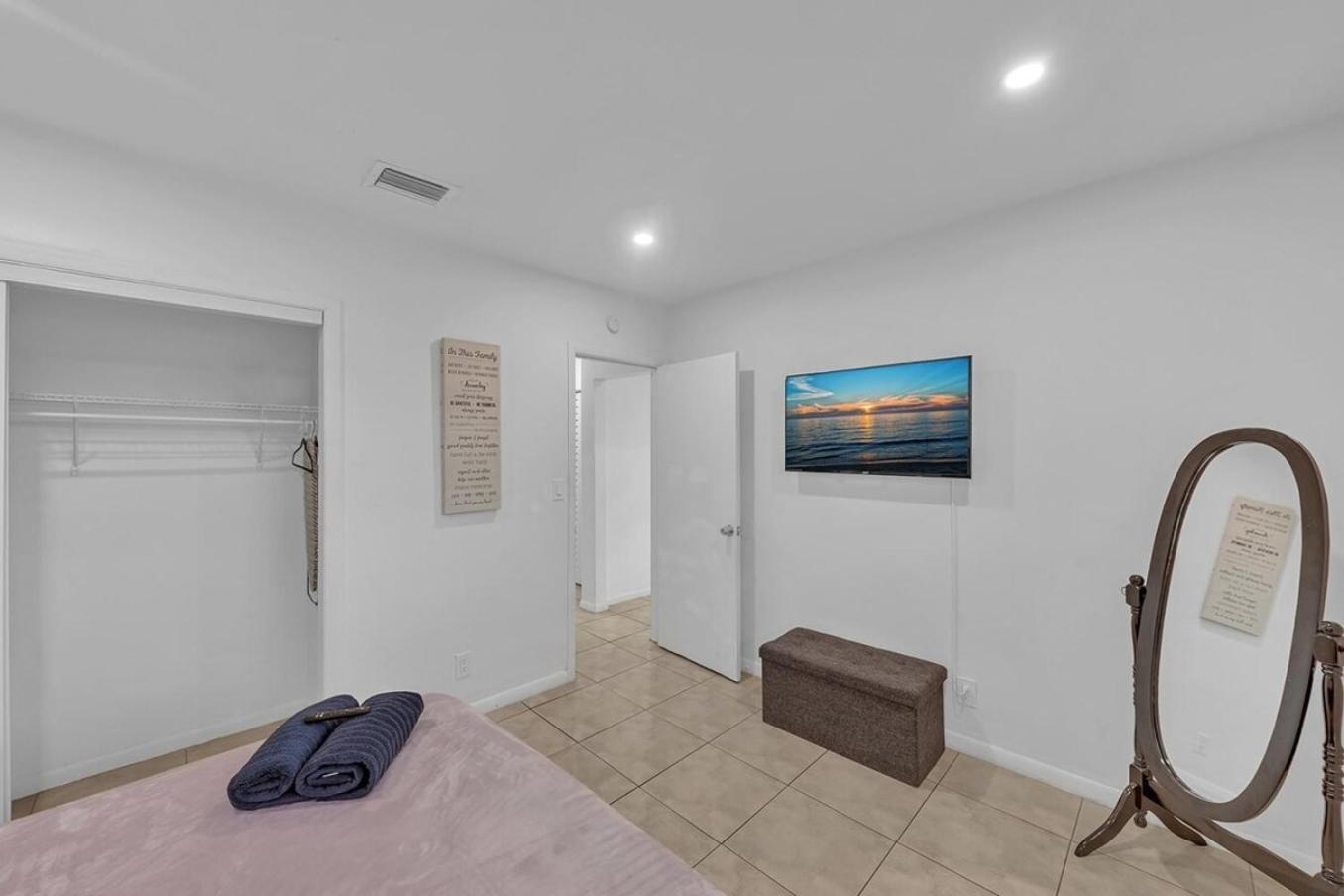 2 Bedroom House Minutes From Beach And Casino Db1 Dania Beach Exterior photo