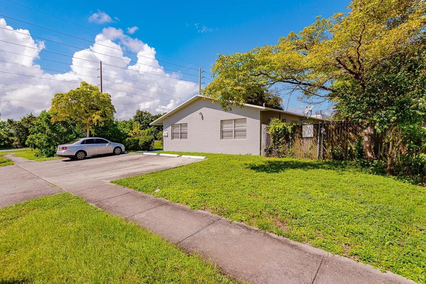 2 Bedroom House Minutes From Beach And Casino Db1 Dania Beach Exterior photo