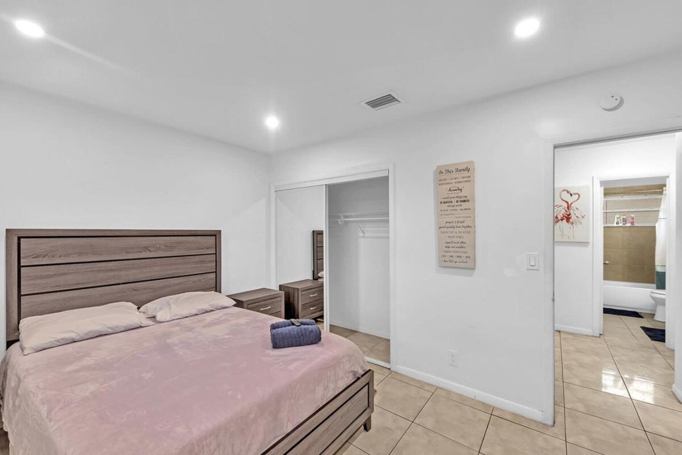 2 Bedroom House Minutes From Beach And Casino Db1 Dania Beach Exterior photo