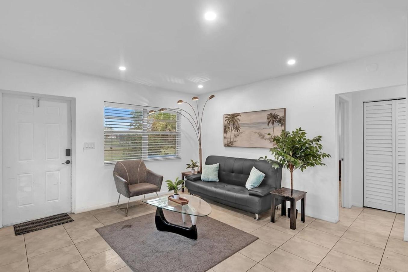 2 Bedroom House Minutes From Beach And Casino Db1 Dania Beach Exterior photo