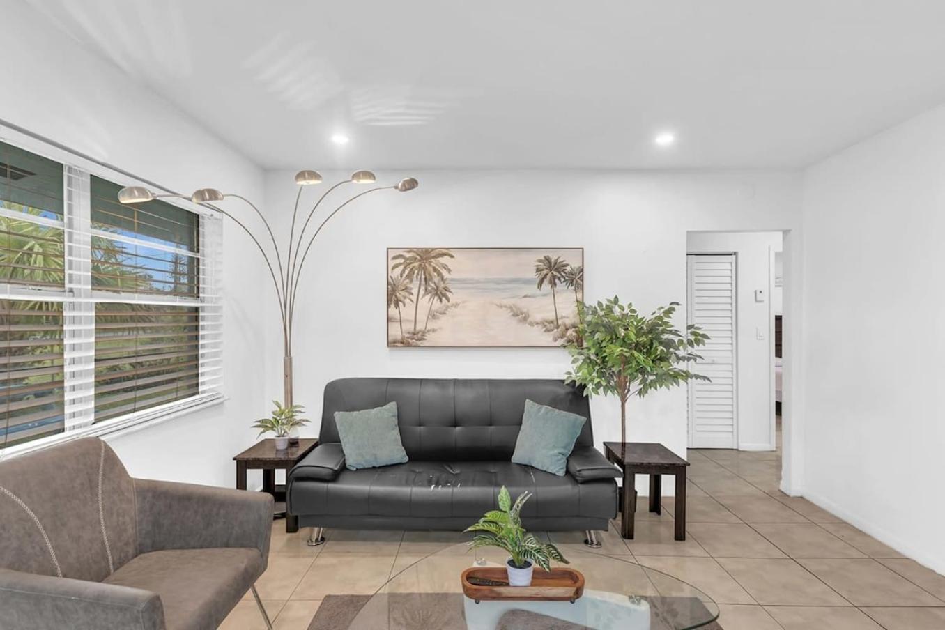 2 Bedroom House Minutes From Beach And Casino Db1 Dania Beach Exterior photo